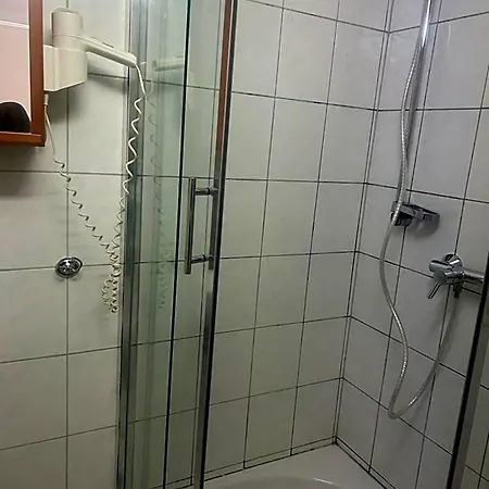 אורחן Zur Post